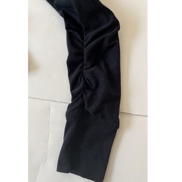 Athleta Ruched Sleeve T- Shirt Women L Black Thumb Hole Lightweight Athletic - Picture 9 of 11